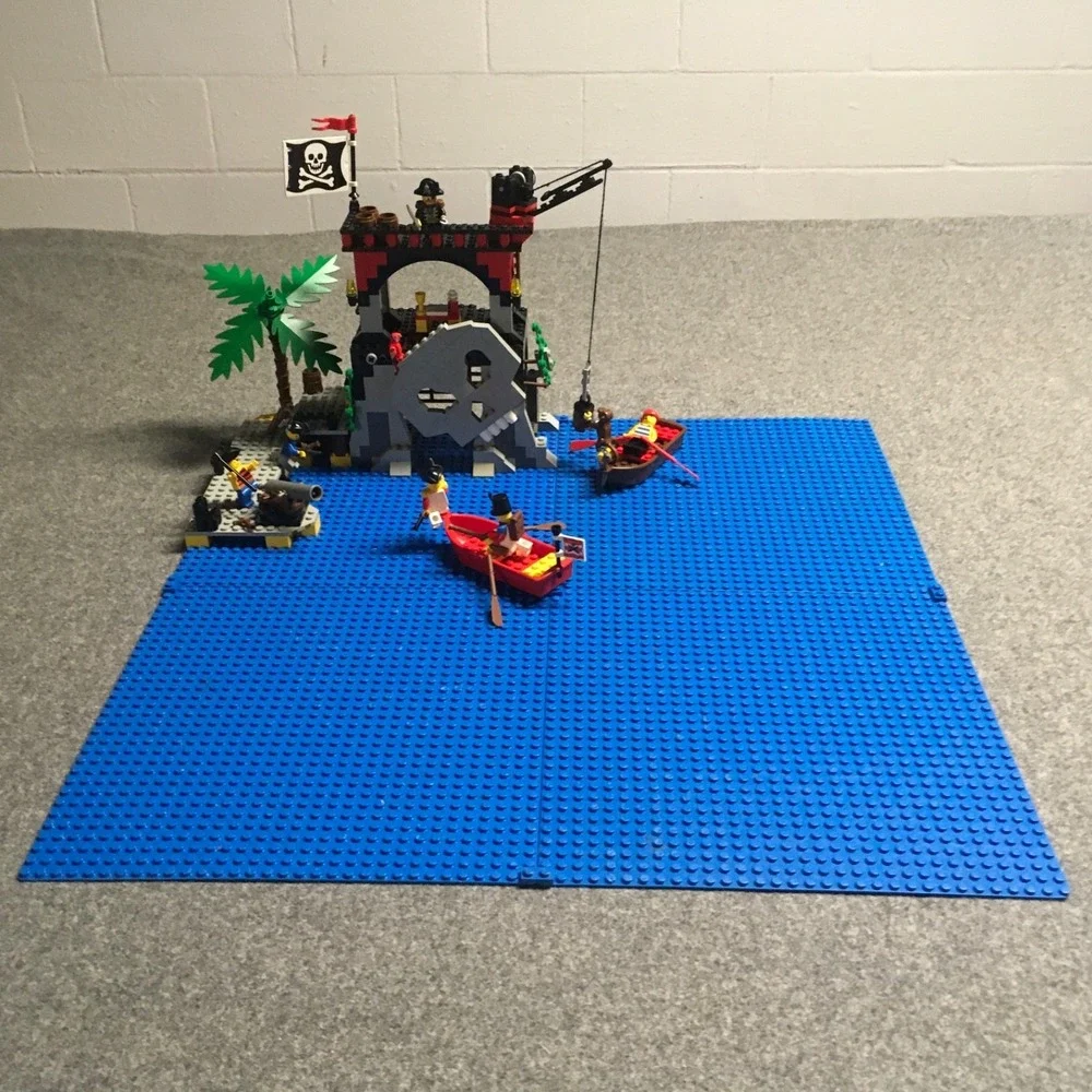 Pirates LEGO Skull Island (6279)‎